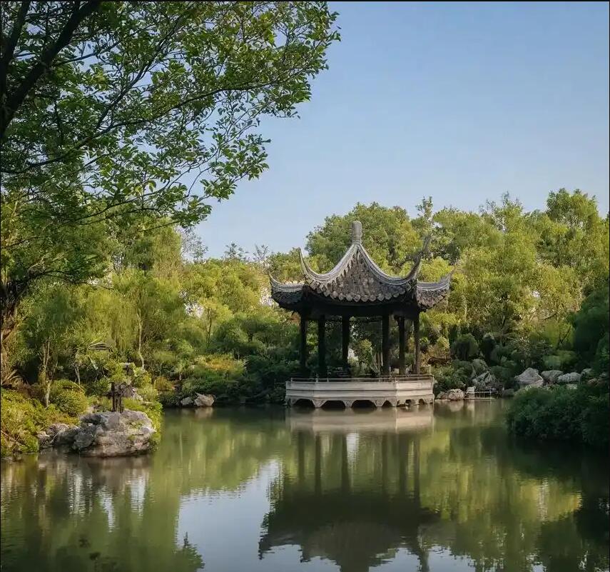 哈萨克半雪餐饮有限公司